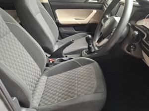 Volkswagen Polo sedan 1.6 manual - Image 8