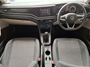 Volkswagen Polo sedan 1.6 manual - Image 9