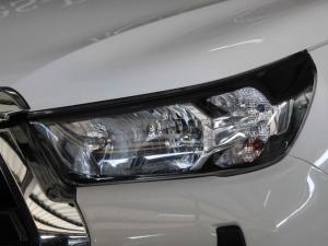 Toyota Hilux 2.4GD-6 single cab Raider manual - Image 8