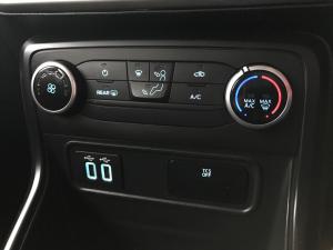 Ford EcoSport 1.5 Ambiente auto - Image 14