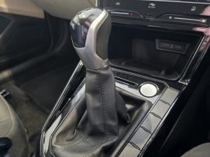 Volkswagen Polo sedan 1.6 Life - Image 10