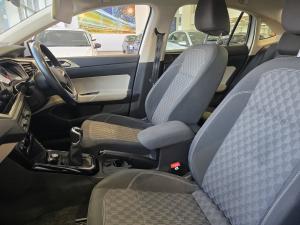 Volkswagen Polo sedan 1.6 Life - Image 16