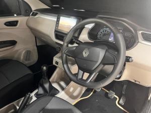 Renault Triber 1.0 Evolution - Image 5