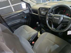 Isuzu D-Max 1.9TD single cab - Image 12