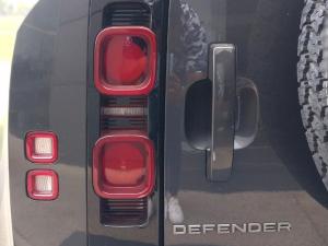 Land Rover Defender 110 D250 X-Dynamic SE - Image 11