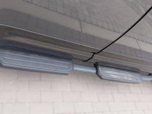 Land Rover Defender 110 D250 X-Dynamic SE - Image 13