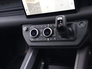 Land Rover Defender 110 D250 X-Dynamic SE - Image 20