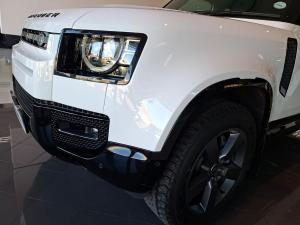Land Rover Defender 110 D350 X-Dynamic HSE - Image 11