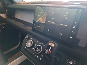Land Rover Defender 110 D350 X-Dynamic HSE - Image 20