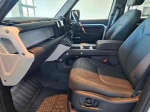 Land Rover Defender 110 D350 X-Dynamic HSE - Image 28