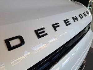 Land Rover Defender 110 D350 X-Dynamic HSE - Image 30