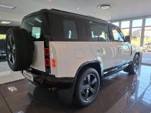 Land Rover Defender 110 D350 X-Dynamic HSE - Image 6