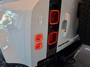 Land Rover Defender 110 D350 X-Dynamic HSE - Image 8