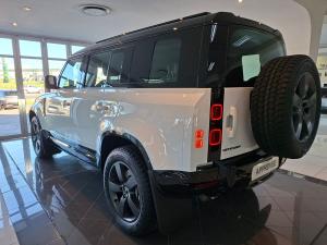 Land Rover Defender 110 D350 X-Dynamic HSE - Image 9
