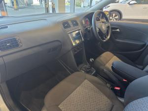 Volkswagen Polo Vivo hatch 1.4 Life - Image 9