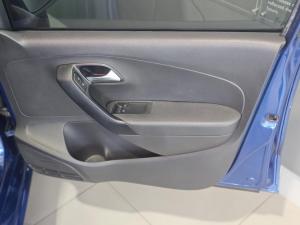 Volkswagen Polo Vivo hatch 1.6 Comfortline auto - Image 9