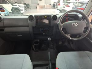 Toyota Land Cruiser 79 4.5D-4D V8 double cab LX - Image 6