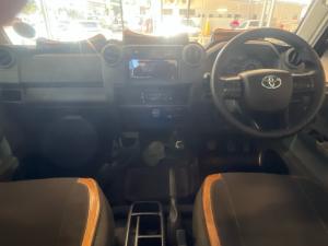 Toyota Land Cruiser 79 4.5D-4D LX V8 single cab - Image 6