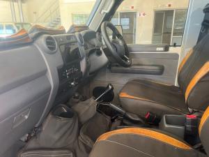 Toyota Land Cruiser 79 4.5D-4D LX V8 single cab - Image 7