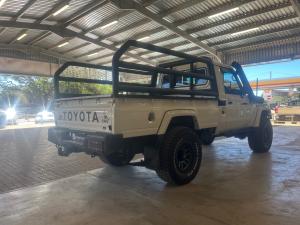 Toyota Land Cruiser 79 4.5D-4D LX V8 single cab - Image 2