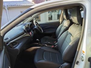 Suzuki Baleno 1.5 GLX auto - Image 7