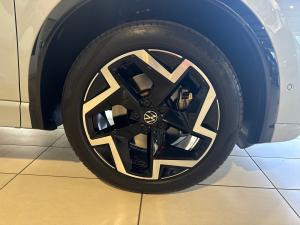 Volkswagen Tiguan 2.0TSI R-Line 4Motion - Image 16