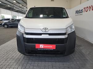 Toyota Quantum 2.8 LWB panel van manual - Image 4