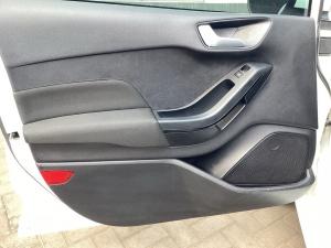 Ford Fiesta 1.0T Trend auto - Image 25