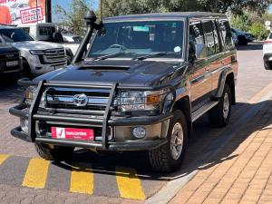 Toyota Land Cruiser 76 4.5D-4D V8 station wagon LX - Image 10