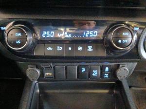 Toyota Hilux 2.8GD-6 48V double cab 4x4 Legend RS - Image 15