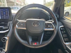 Toyota Land Cruiser 300 3.3D GR-Sport - Image 8