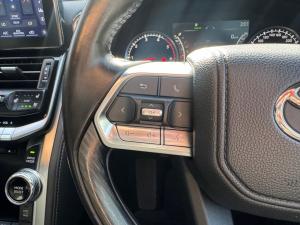 Toyota Land Cruiser 300 3.3D GR-Sport - Image 9