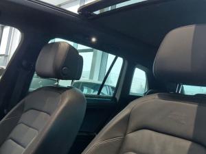 Volkswagen Tiguan 2.0 TSI R-LINE 4Motion DSG - Image 12