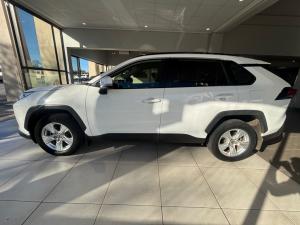 Toyota RAV4 2.0 GX - Image 14