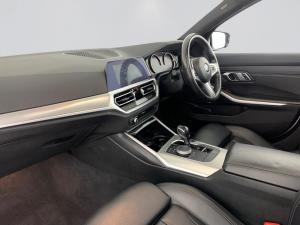 BMW 320i M Sport Launch Edition automatic - Image 12