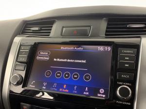 Nissan Navara 2.5DDTI LE/LE Plus 4X4 automatic D/C - Image 7