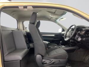 Toyota Hilux 2.4 GD-6 RB Raider automaticE/CAB - Image 11