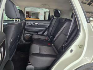 Nissan X Trail 2.5 Acenta 4X4 CVT - Image 12