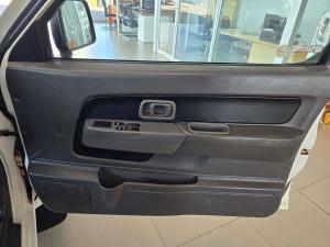 Nissan Hardbody NP300 2.5TDi HI-RIDERS/C - Image 15