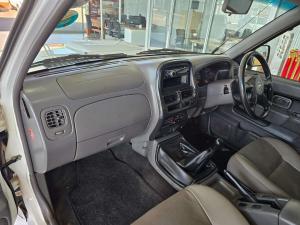 Nissan Hardbody NP300 2.5TDi HI-RIDERS/C - Image 20