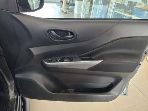 Nissan Navara 2.5DDTI SE automatic D/C - Image 14