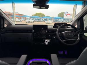 Hyundai Staria 2.2D Luxury automatic - Image 10
