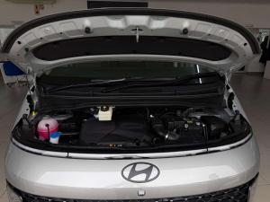 Hyundai Staria 2.2D Luxury automatic - Image 12