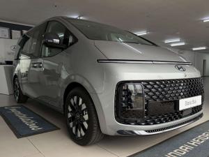 Hyundai Staria 2.2D Luxury automatic - Image 3
