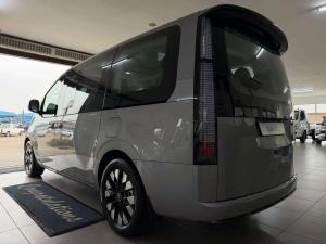 Hyundai Staria 2.2D Luxury automatic - Image 5