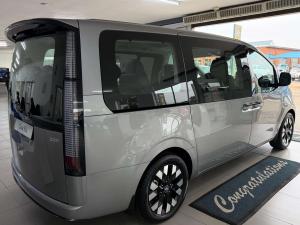 Hyundai Staria 2.2D Luxury automatic - Image 9