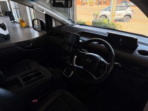 Hyundai Staria 2.2D Executive automatic - Image 11