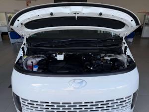 Hyundai Staria 2.2D Executive automatic - Image 12