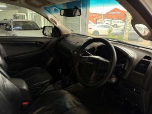 Isuzu KB 250D-TEQ HO HI RiderE/CAB - Image 11