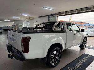 Isuzu KB 250D-TEQ HO HI RiderE/CAB - Image 8